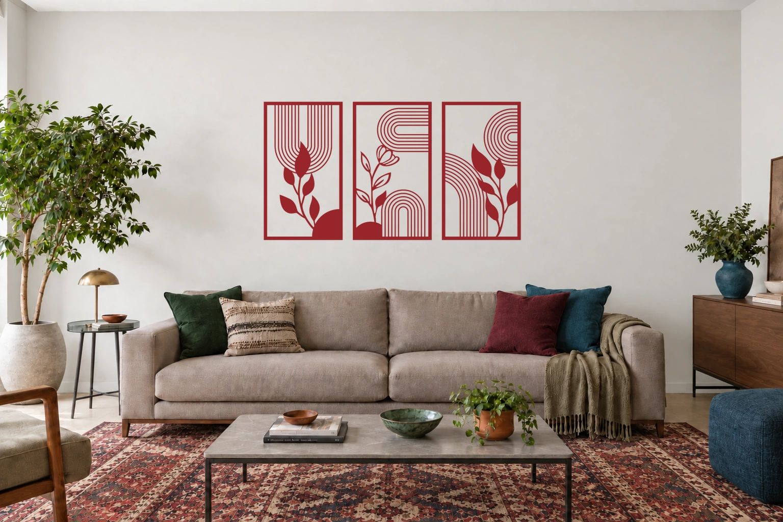 Ritmo Botânico vermelho, composição metálica de três módulos, tamanho 120 cm, em ambiente residencial
